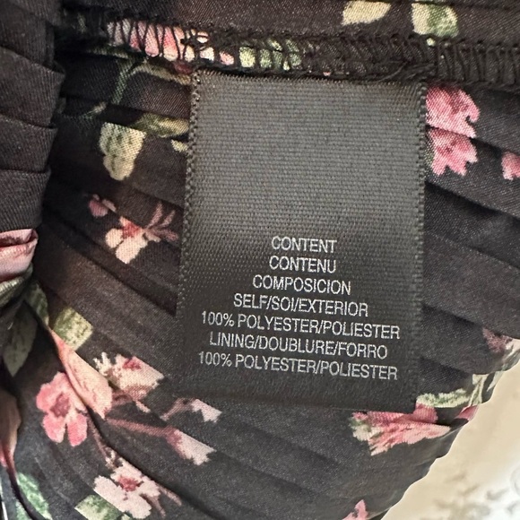 WAYF Floral Ruffled Mini Dress Puff Sleeve Size Small (NWT) - Picture 3 of 9